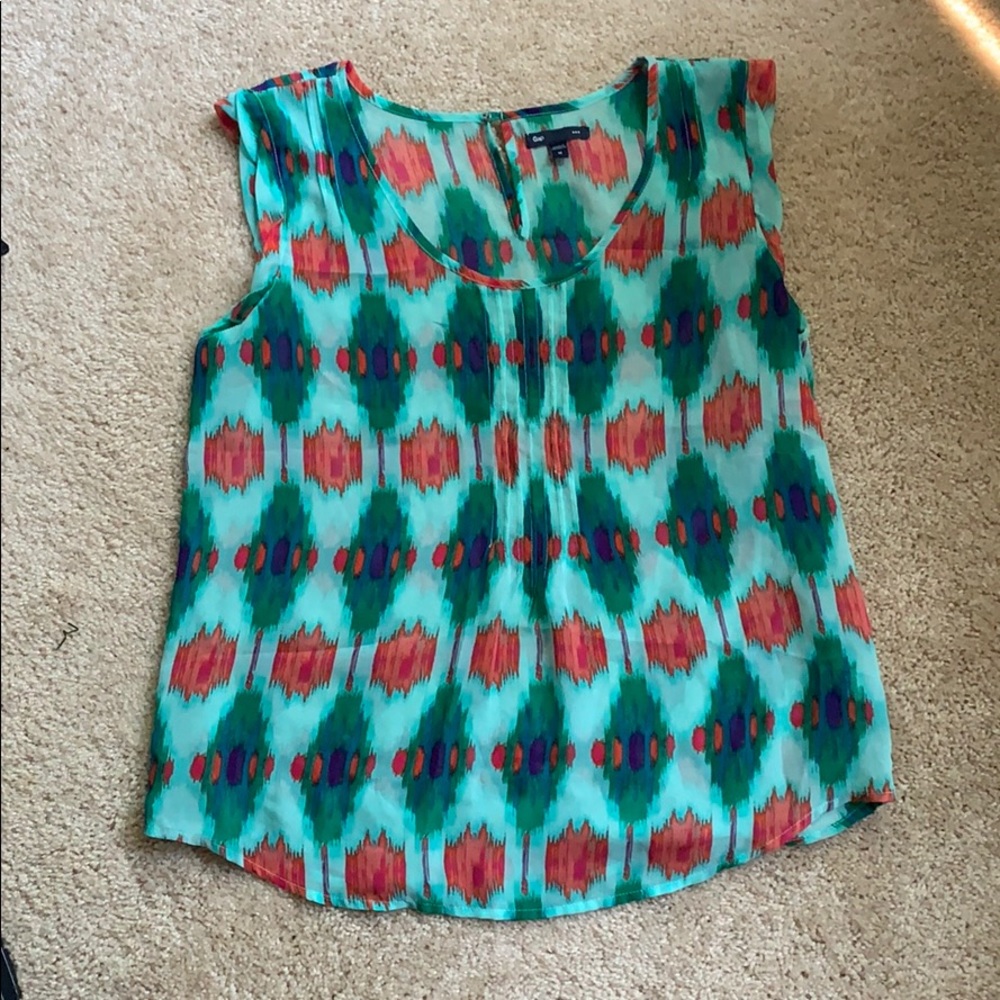 Gap sleeveless top